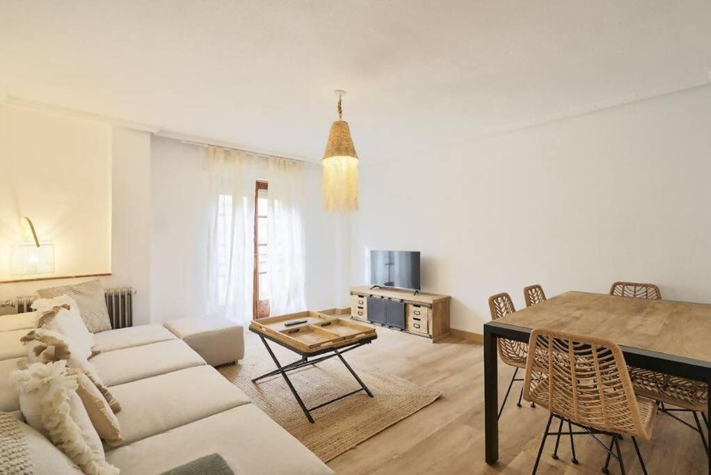 Apartamento Torre De La Clerecia Centro Daire Salamanca Dış mekan fotoğraf